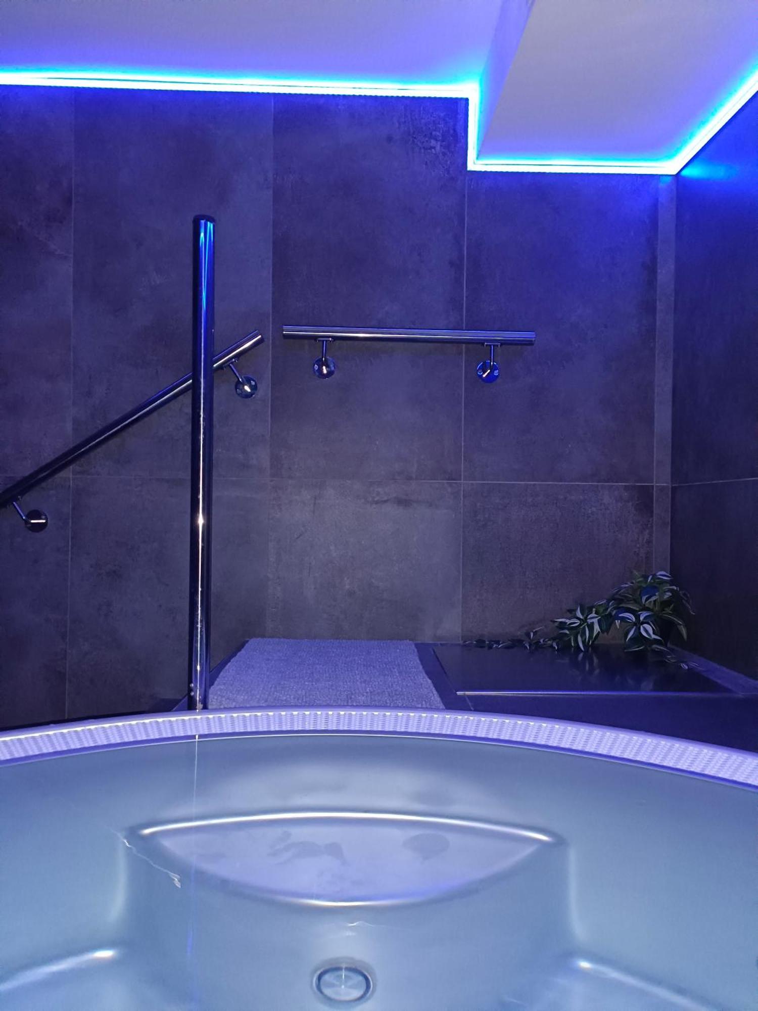 Penzion A Wellness - Jilan, Naves Svobody 39, אולומוץ מראה חיצוני תמונה