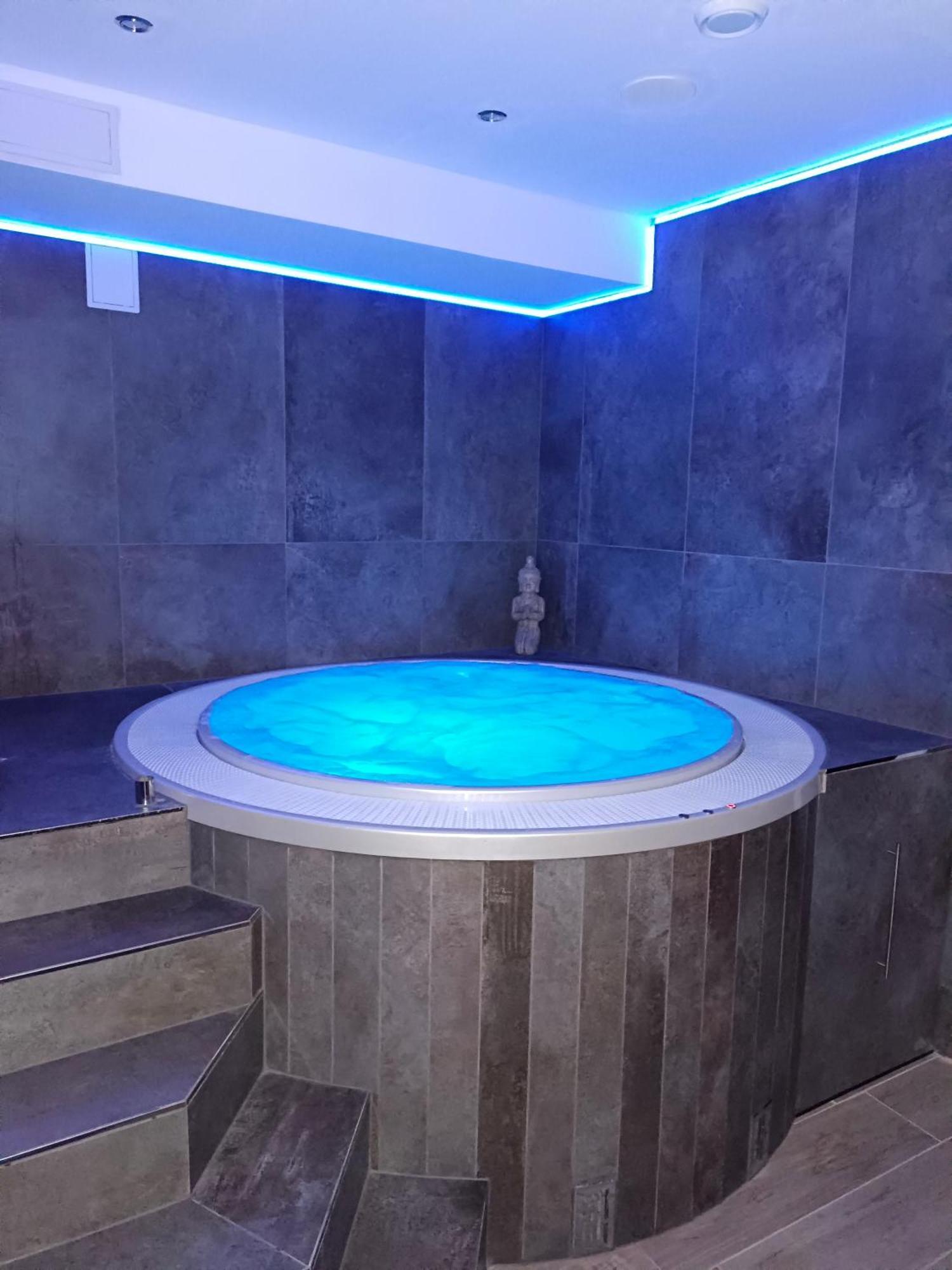 Penzion A Wellness - Jilan, Naves Svobody 39, אולומוץ מראה חיצוני תמונה